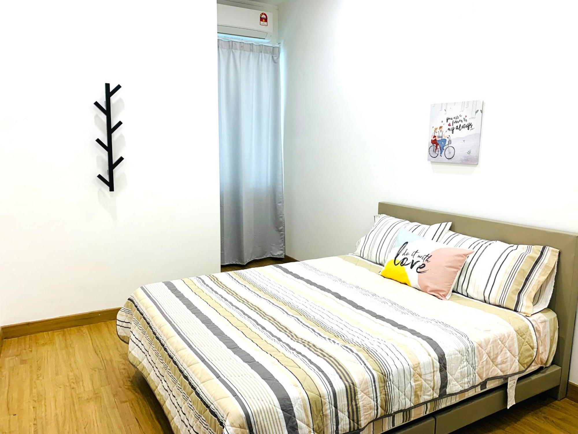 A43 Near Setia Convention Centre & Bukit Raja Holiday home
