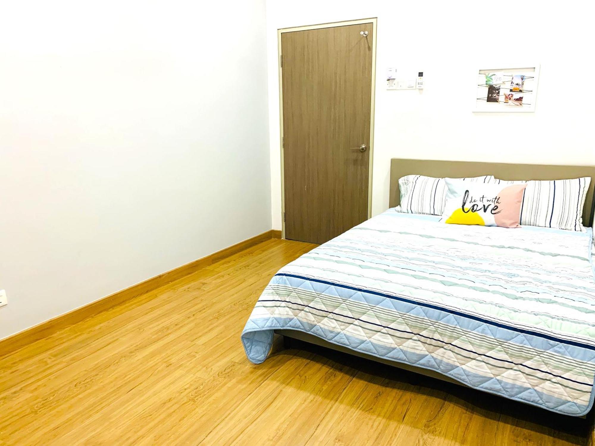 A43 Near Setia Convention Centre & Bukit Raja Holiday home